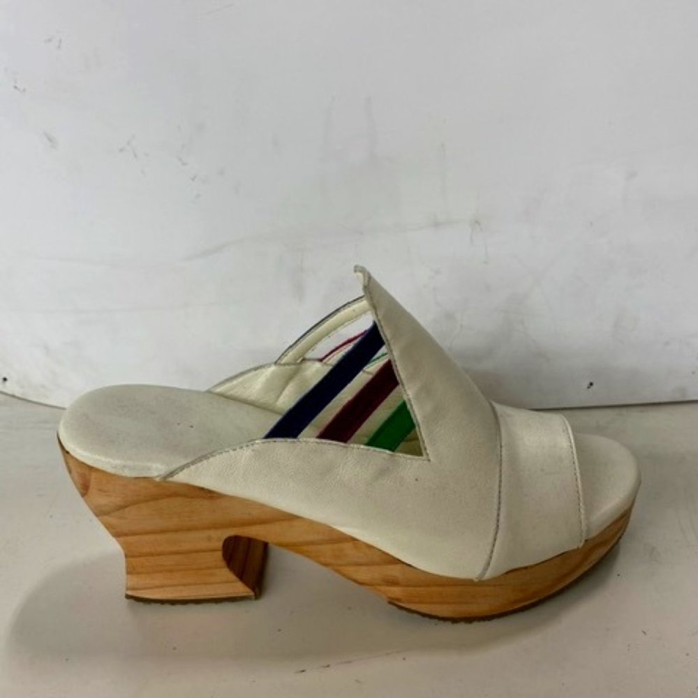 LEATHER SHOES